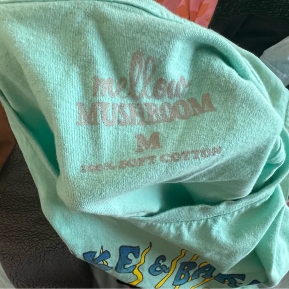 Mellow Mushroom T-Shirt Size Medium - Picture 3 of 3
